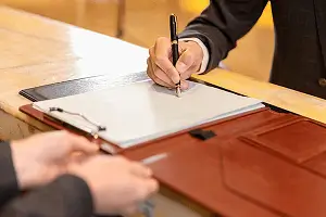 媒体英文介绍公司文案